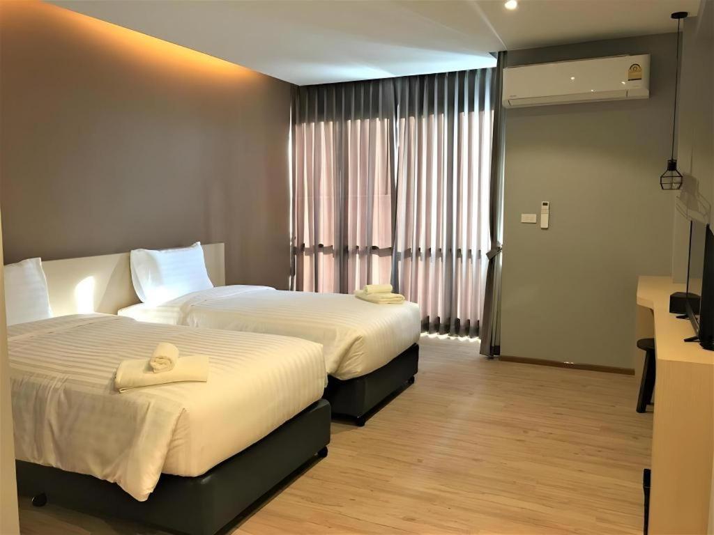 Sans Hotel Ratchaburi Exterior foto